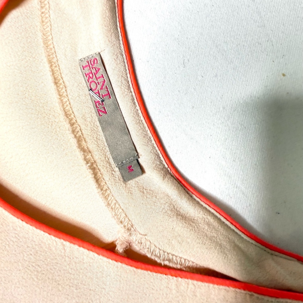 Saint Tropez Cream V-Neck Blouse w/ Orange Piping Short Sleeve High Low Size M - Picture 7 of 7